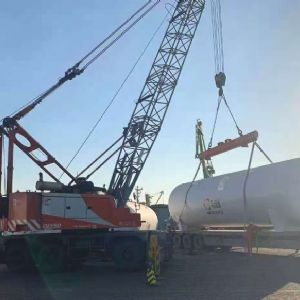 中杰特装出口尼日利亚6台60立方LNG储罐到达港口
